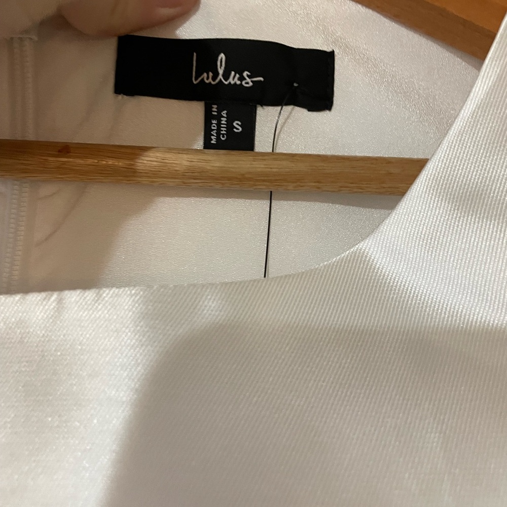 Elegant White Mini Dress with Bow Accents - Picture 7 of 11